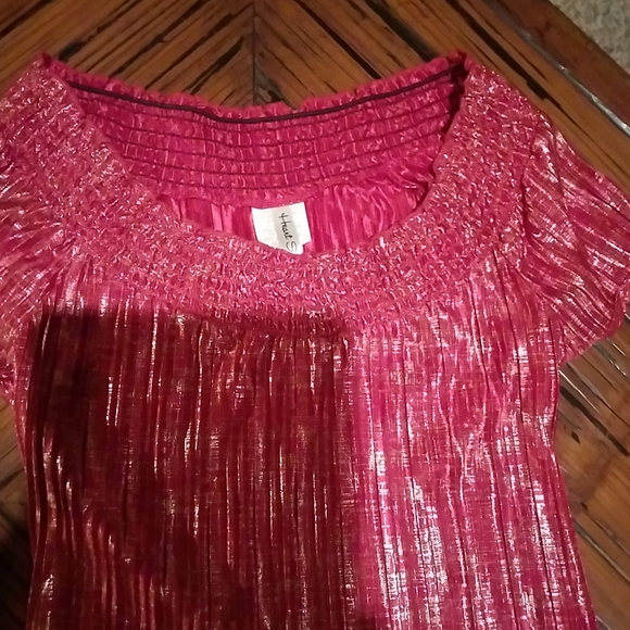 Shiny top - Picture 4 of 4